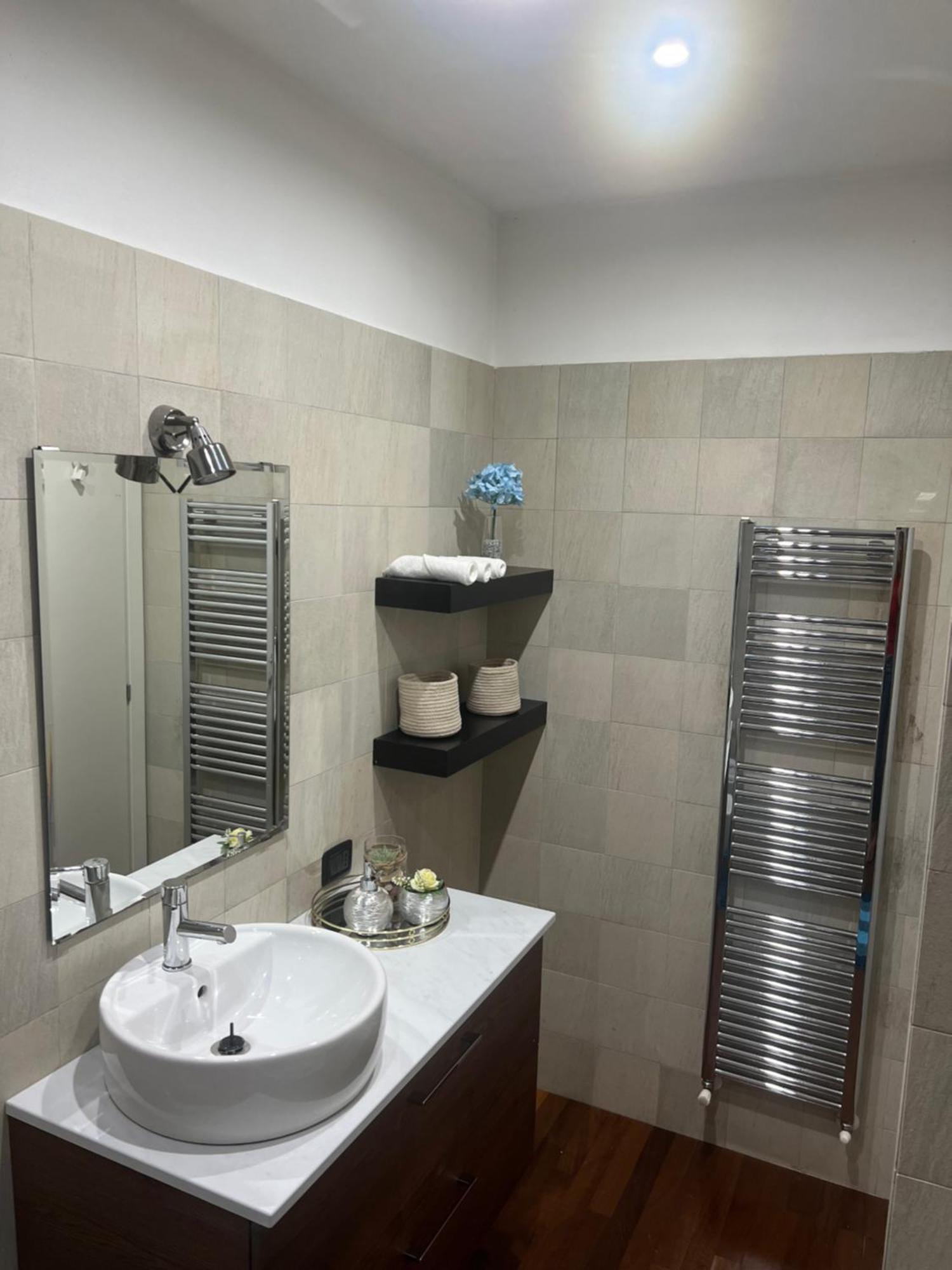 B&B Resilienza - Camera Privata Con Bagno Lecco Exterior photo