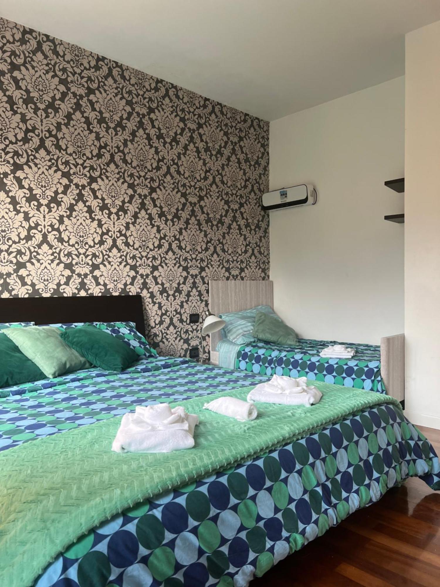 B&B Resilienza - Camera Privata Con Bagno Lecco Exterior photo
